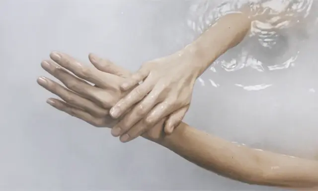 マイクロ手ー６４０